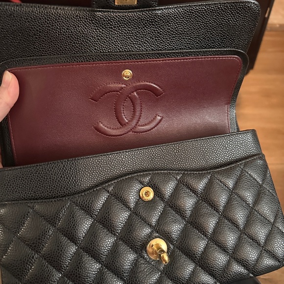 CHANEL Medium Caviar in GHW - Picture 10 of 11